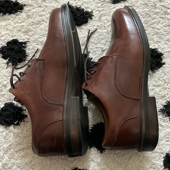 Viktor 9.5 Men's Brown Leather Dress Shoes - Picture 5 of 12